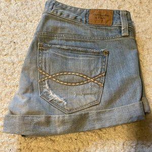 Abercrombie & Fitch low rise shorts